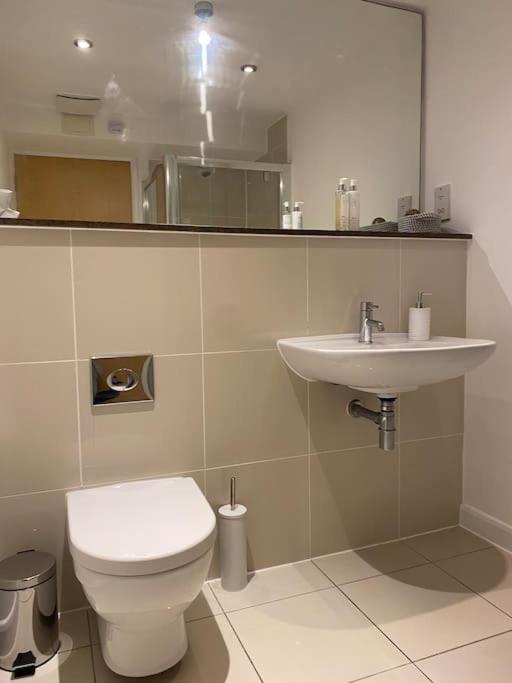 Modern Apartment, Fistral Beach Ньюкі Екстер'єр фото
